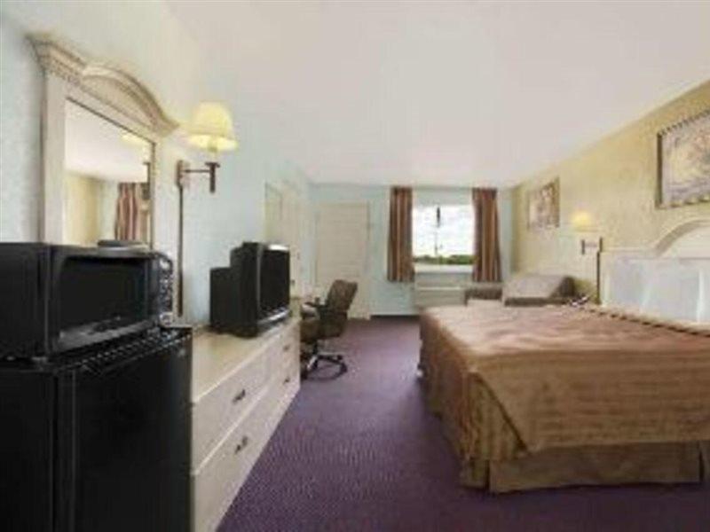 Quality Inn I-10 East Near Frost Bank Center San Antonio Dış mekan fotoğraf