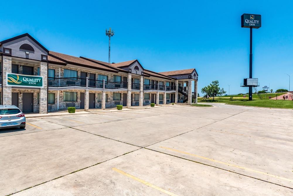 Quality Inn I-10 East Near Frost Bank Center San Antonio Dış mekan fotoğraf