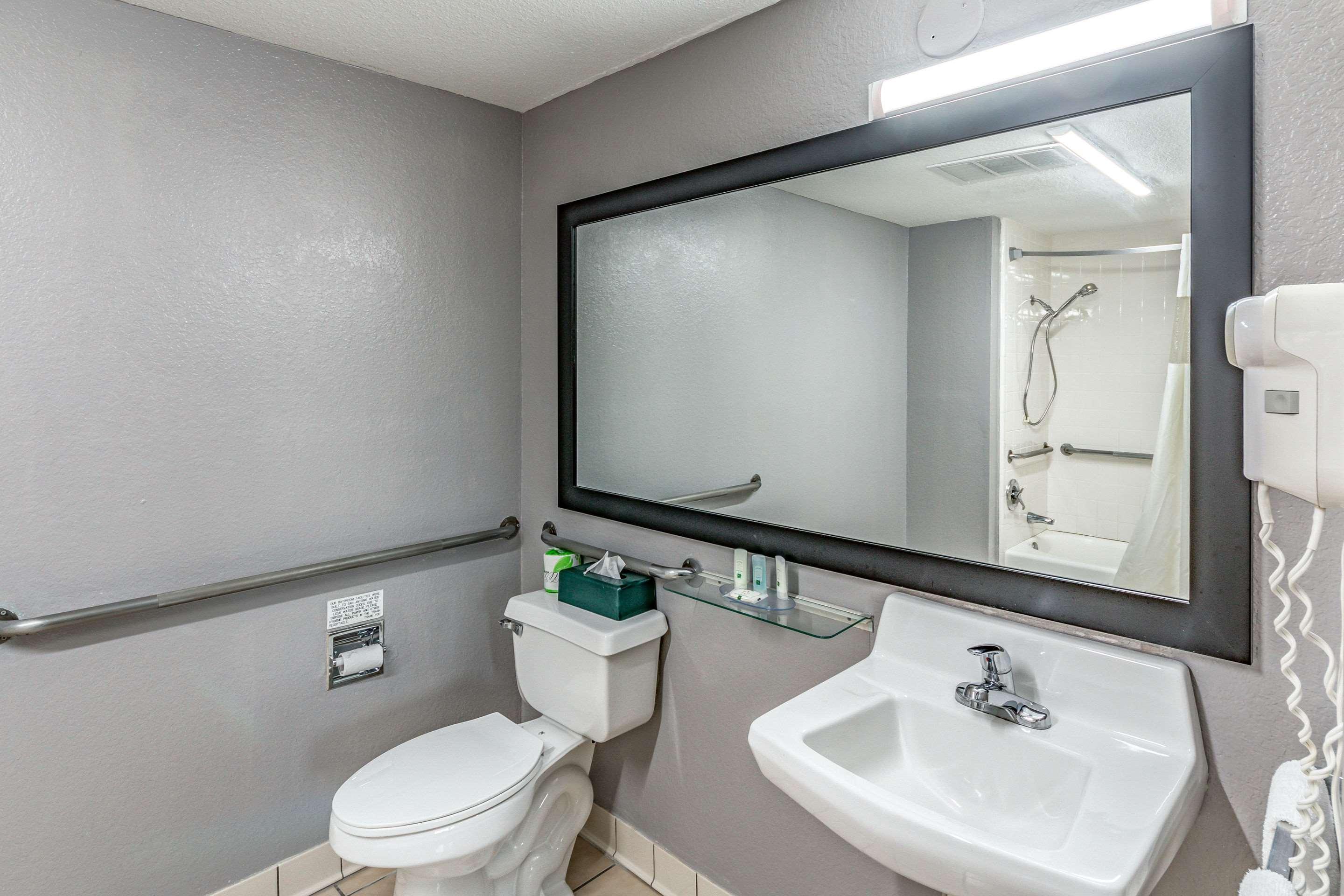 Quality Inn I-10 East Near Frost Bank Center San Antonio Dış mekan fotoğraf