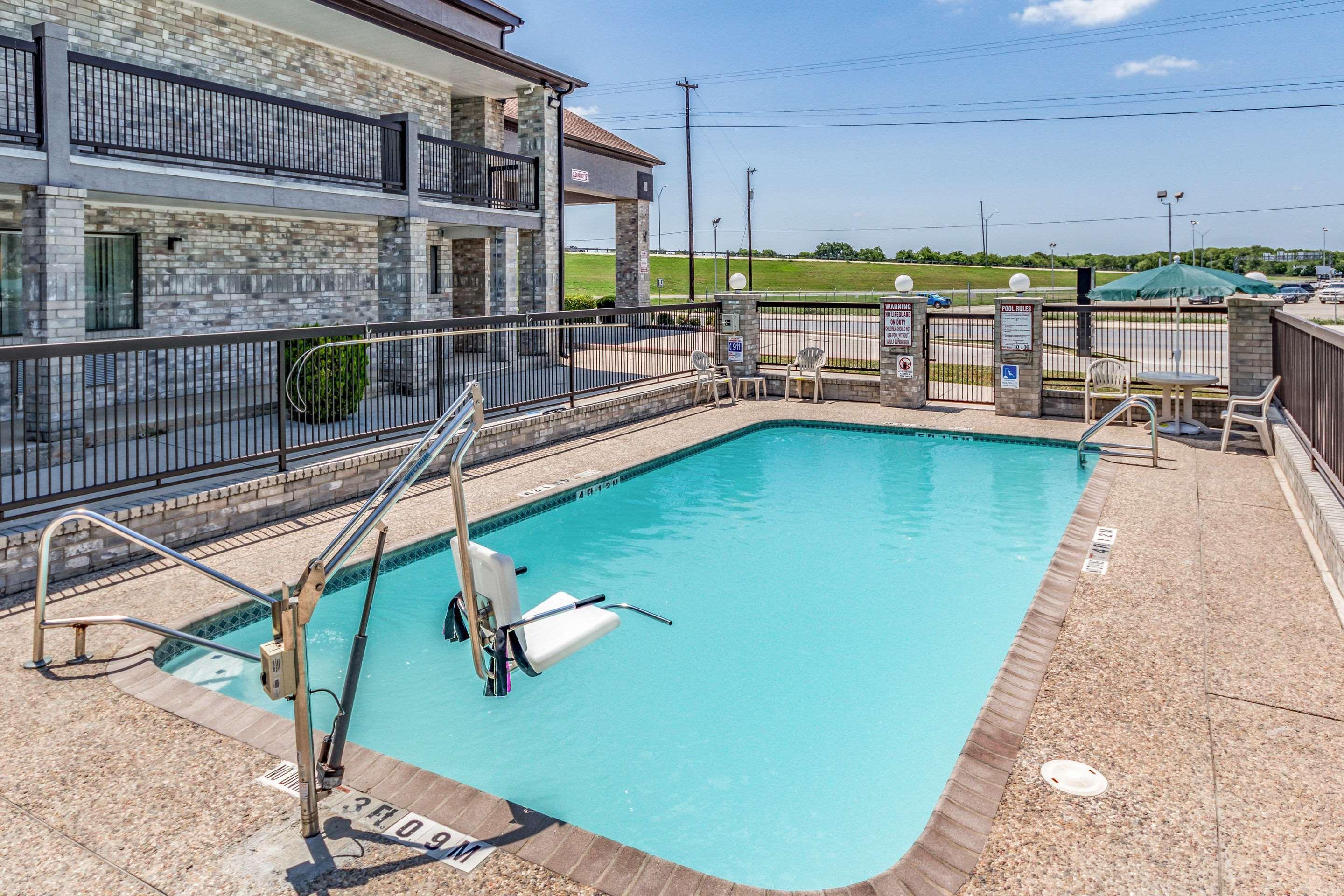 Quality Inn I-10 East Near Frost Bank Center San Antonio Dış mekan fotoğraf
