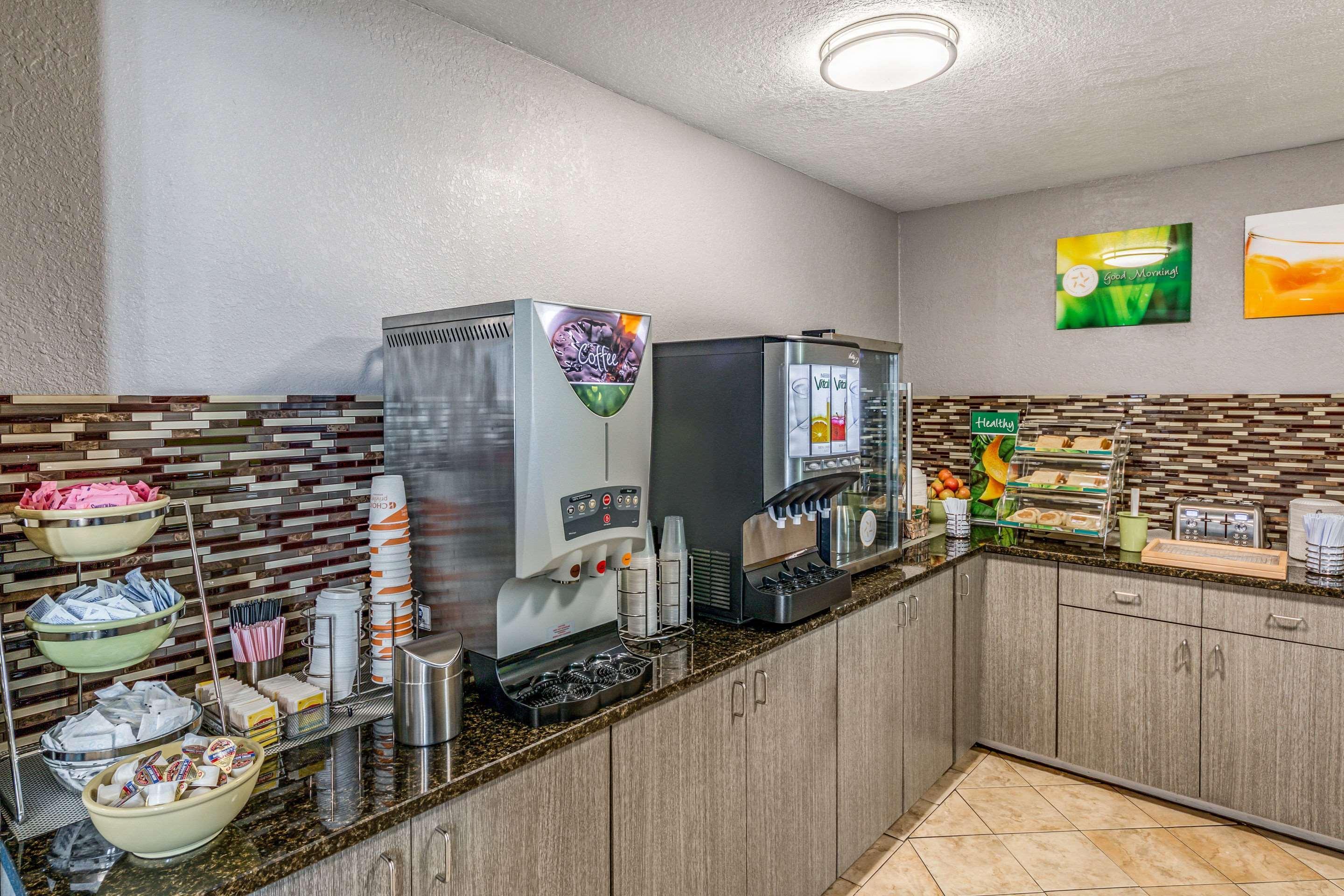 Quality Inn I-10 East Near Frost Bank Center San Antonio Dış mekan fotoğraf