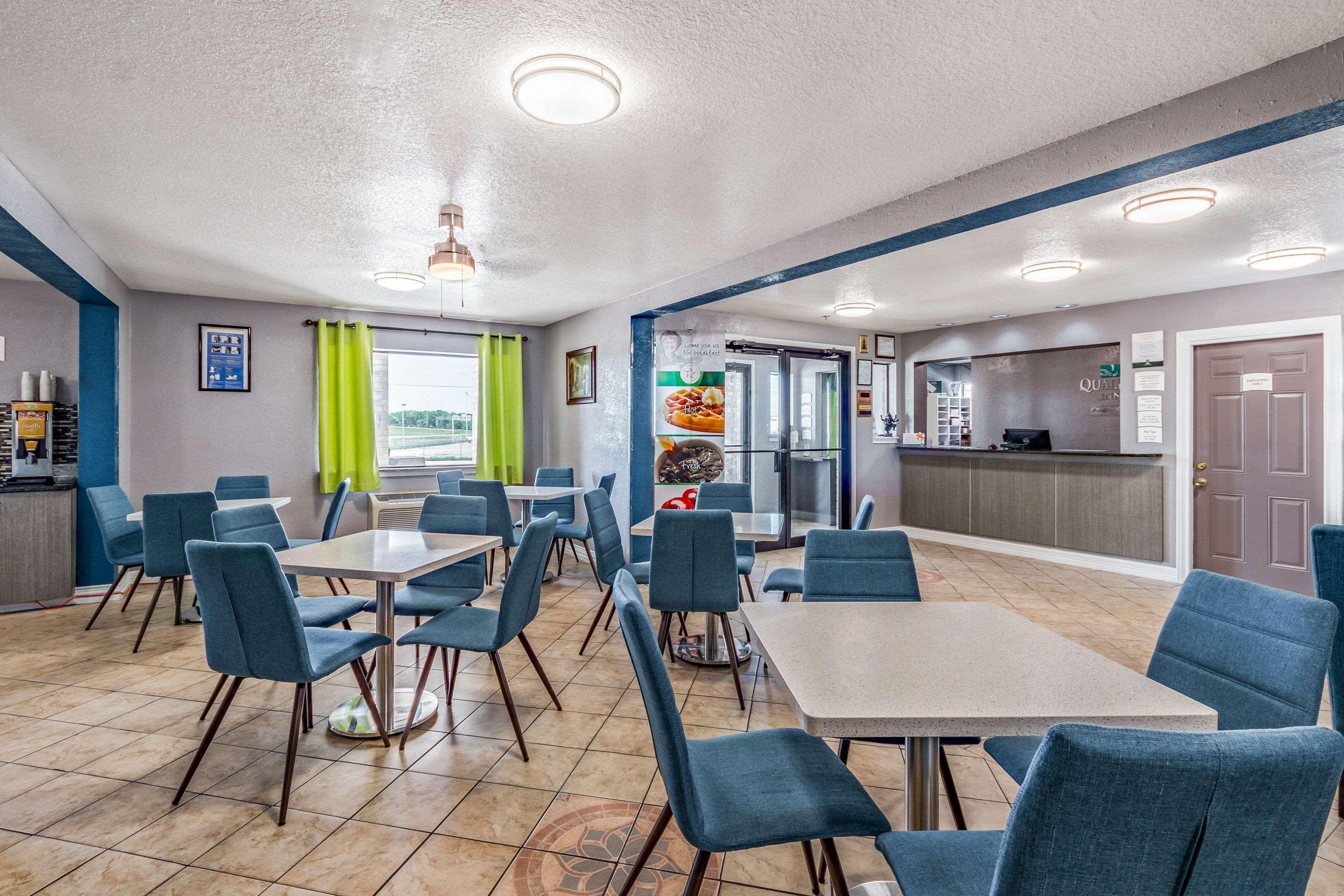 Quality Inn I-10 East Near Frost Bank Center San Antonio Dış mekan fotoğraf
