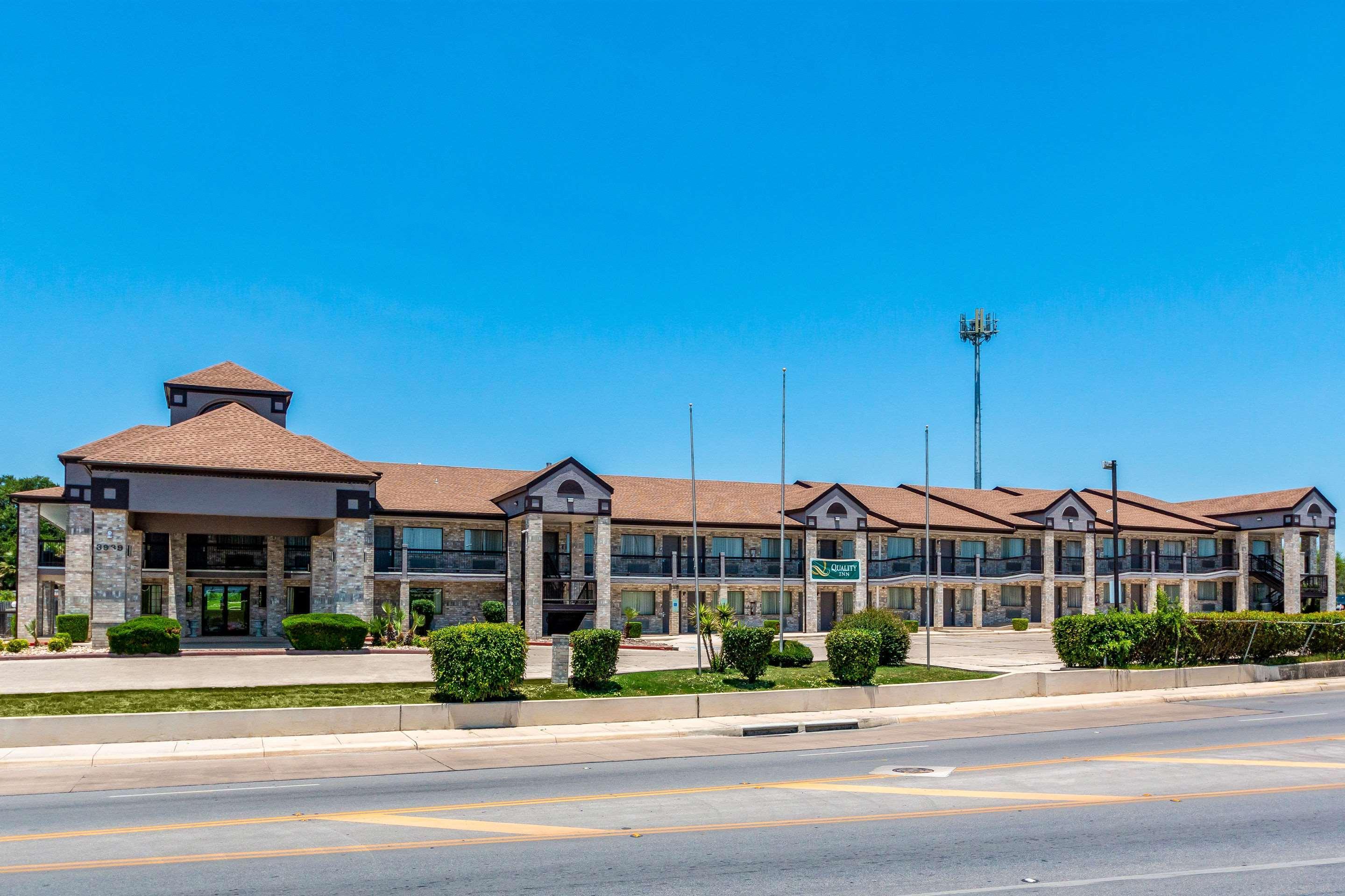 Quality Inn I-10 East Near Frost Bank Center San Antonio Dış mekan fotoğraf