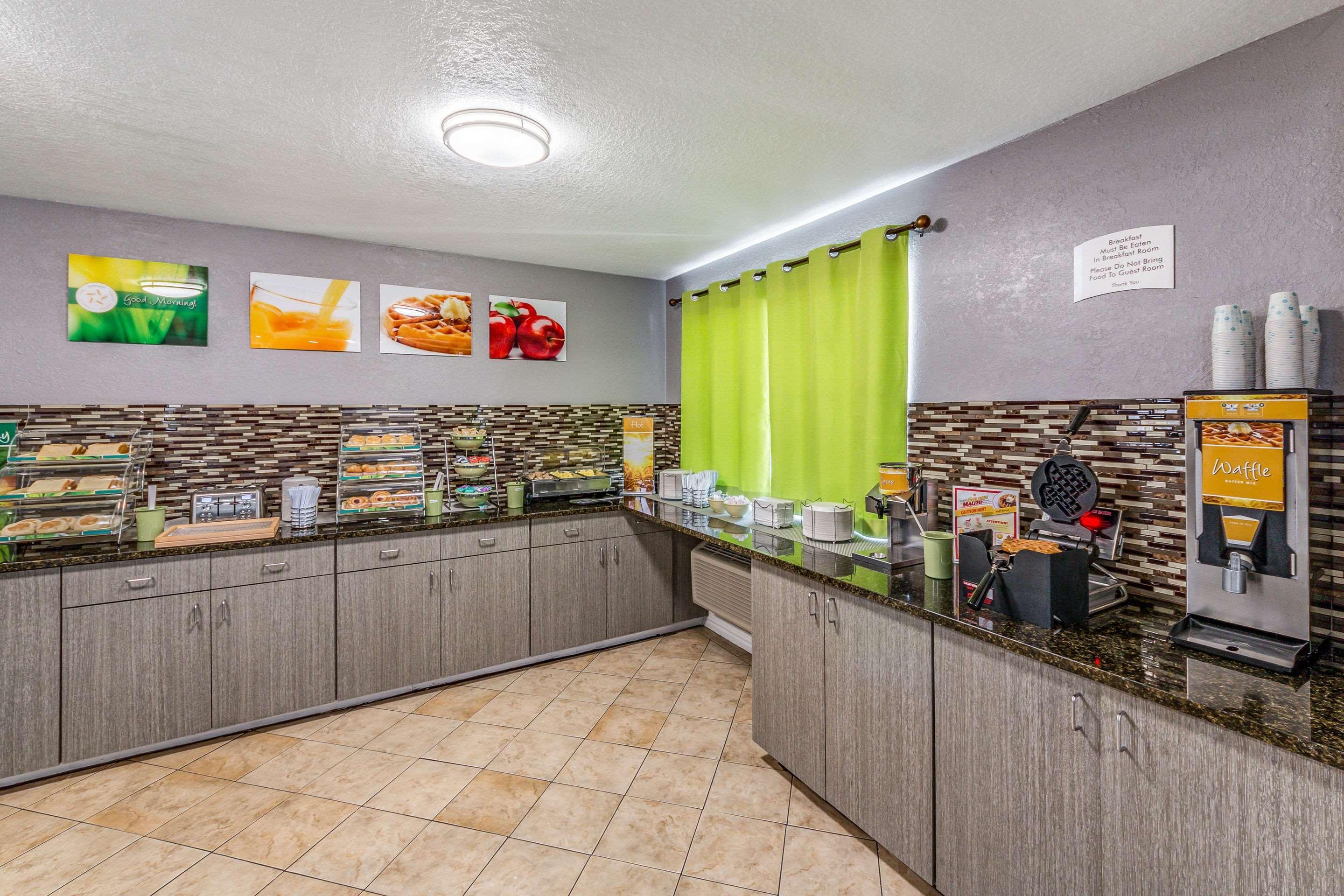 Quality Inn I-10 East Near Frost Bank Center San Antonio Dış mekan fotoğraf