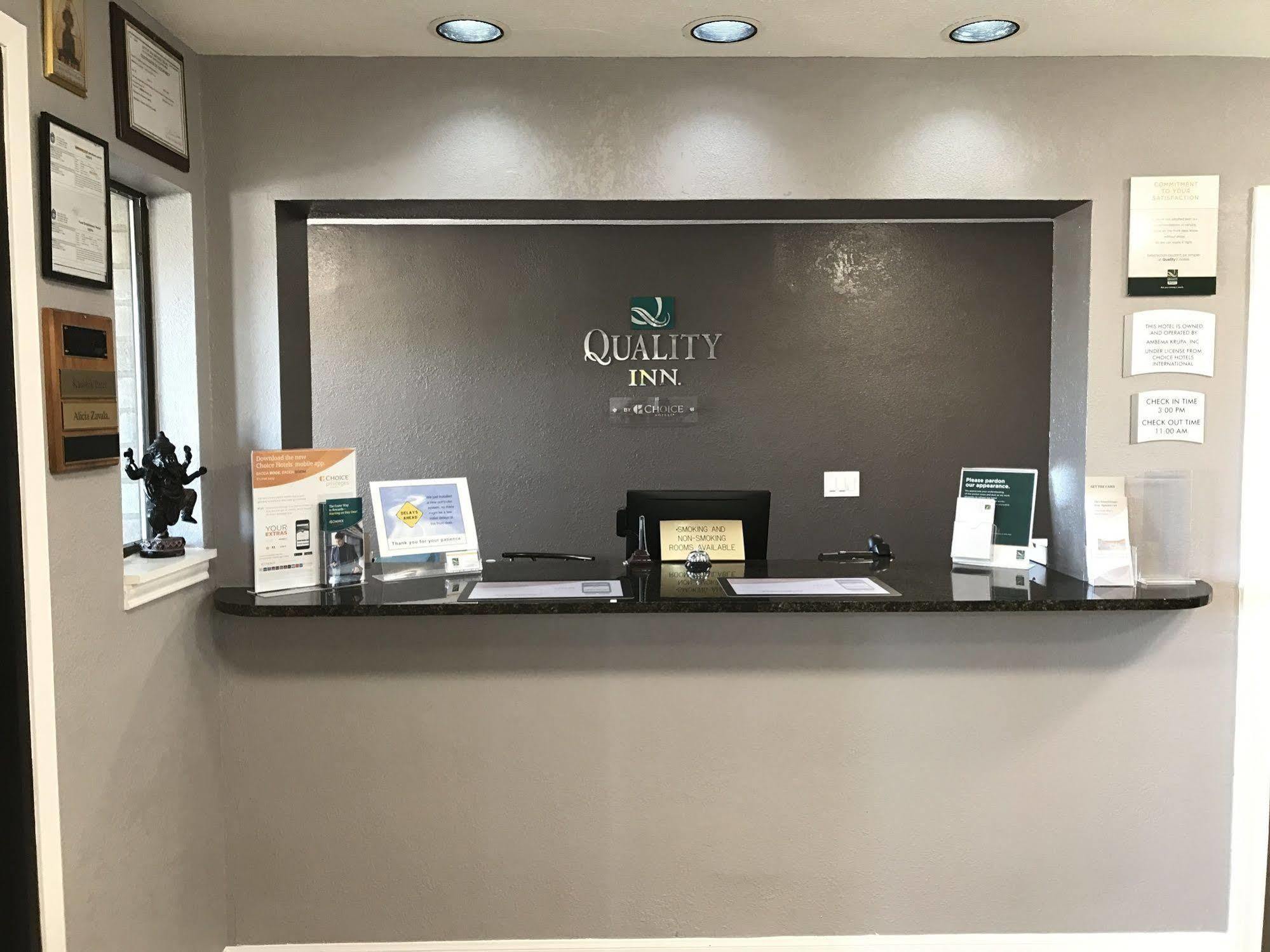 Quality Inn I-10 East Near Frost Bank Center San Antonio Dış mekan fotoğraf