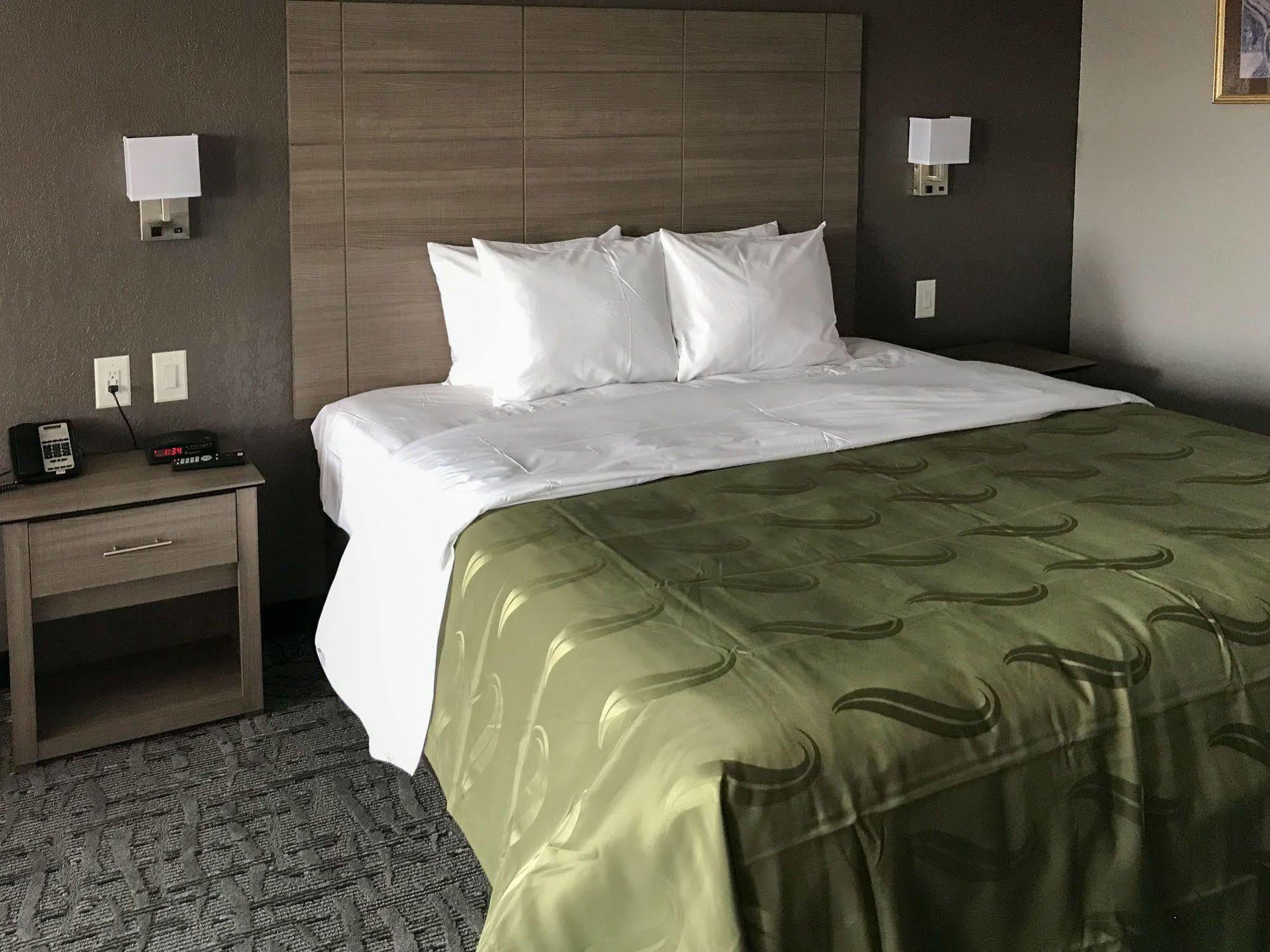 Quality Inn I-10 East Near Frost Bank Center San Antonio Dış mekan fotoğraf